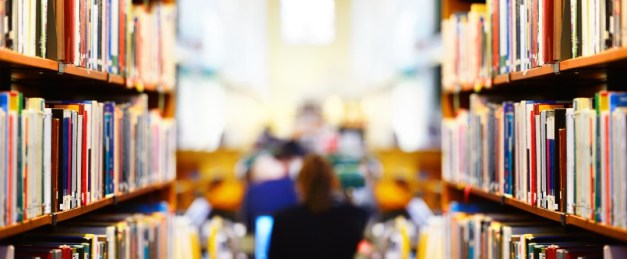 bookshelf-in-public-library