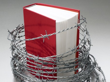 o-banned-books-facebook-e1425074428757