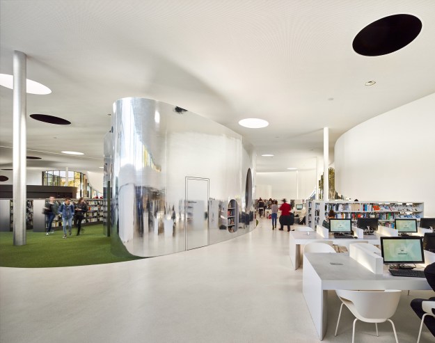 media-third-place-library-type-in-thionville-dominique-coulon-architecture-france_dezeen_2364_col_21