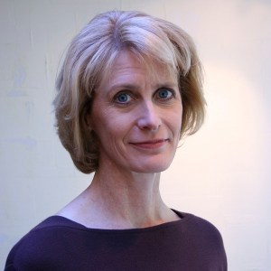 laurieputnam_headshot