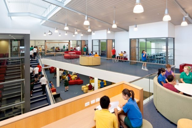 a17cdb_de7af5b73f73479a9247ece881ea4289mv2