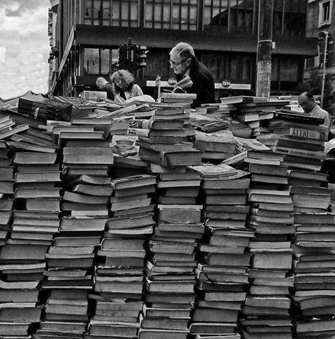 f86ea98365b9c5416789565202f8fcdd-roma-italia-remainders