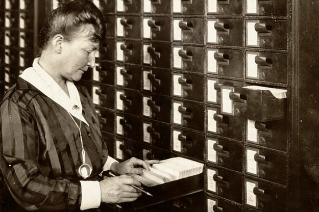 librarian_profession_1050x700