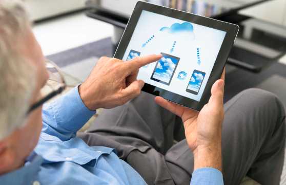 cloud-computing-application-on-digital-tablet