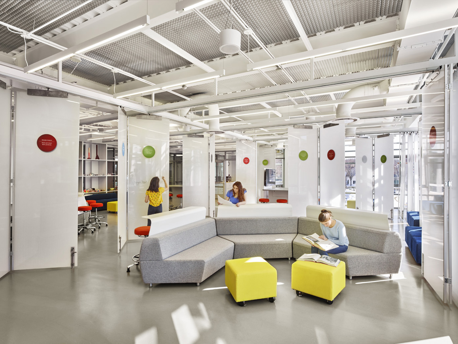 1100_ga_03b_people_rgb