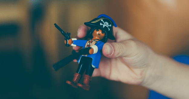 softwaretoy_piratefeature-001