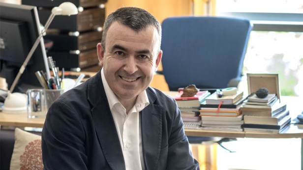 revelo-un-secreto-regalo-un-libro-por-lorenzo-silva-1366x768-1