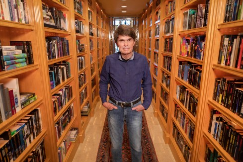 dean_koontz_library_i_photo_credit_douglas_sonders_300dpi._cb434967309_