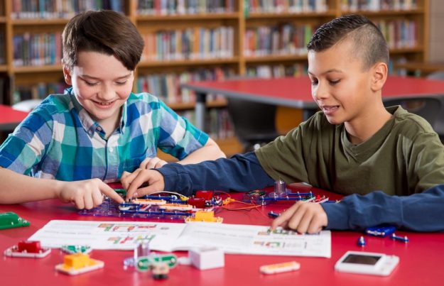 snap_circuits_2-1024x661-1